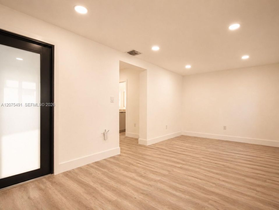 For Sale: $819,000 (3 beds, 3 baths, 1633 Square Feet)