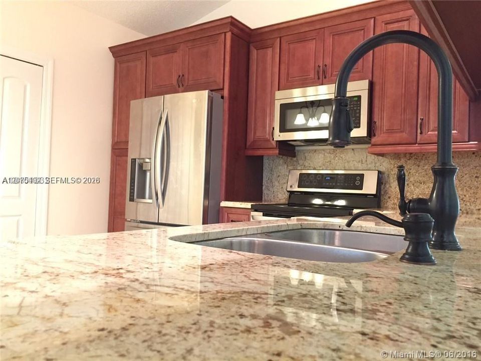 For Rent: $3,300 (4 beds, 2 baths, 1485 Square Feet)
