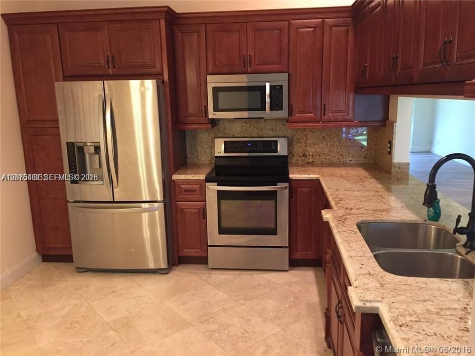 For Rent: $3,300 (4 beds, 2 baths, 1485 Square Feet)