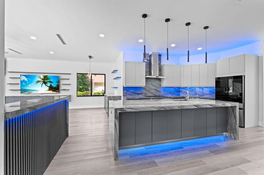 25-web-or-mls-A7405381