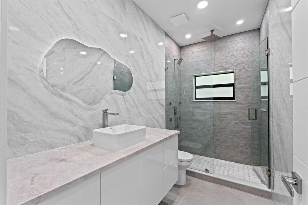 49-web-or-mls-A7405265