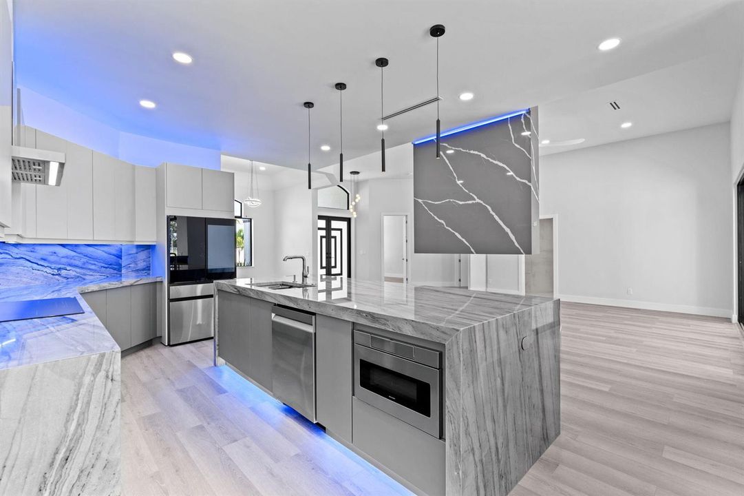 28-web-or-mls-A7405399