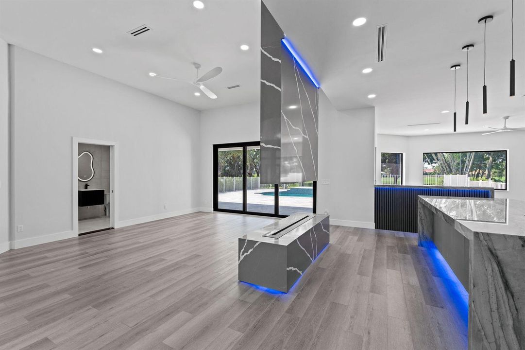 23-web-or-mls-A7405372