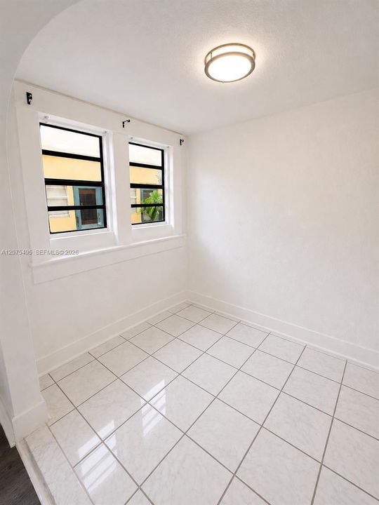 For Rent: $1,800 (0 beds, 1 baths, 477 Square Feet)