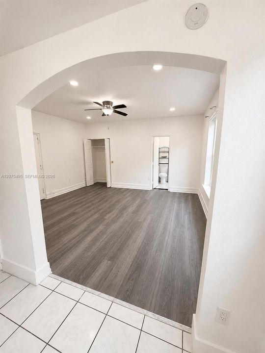For Rent: $1,800 (0 beds, 1 baths, 477 Square Feet)