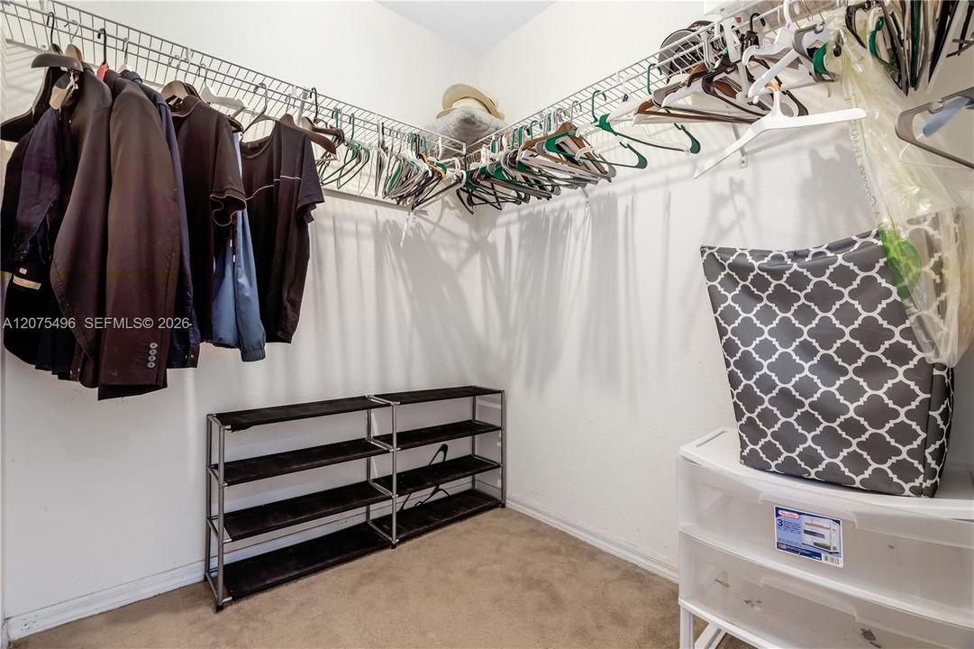 For Sale: $349,000 (3 beds, 2 baths, 1383 Square Feet)