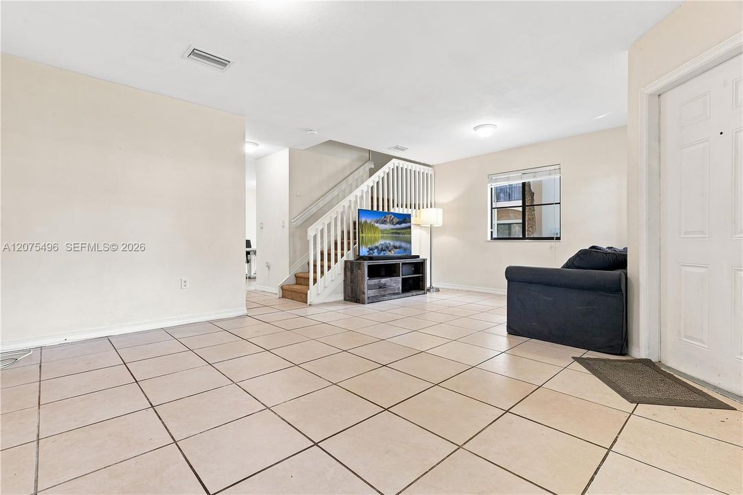 For Sale: $349,000 (3 beds, 2 baths, 1383 Square Feet)