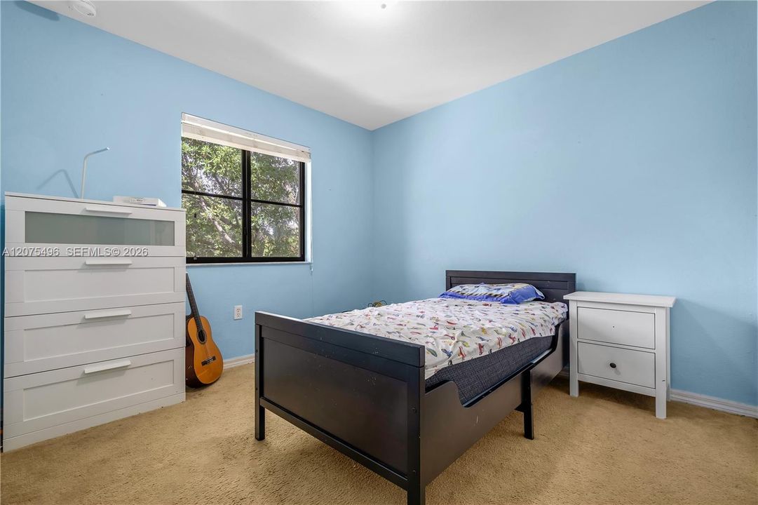 For Sale: $349,000 (3 beds, 2 baths, 1383 Square Feet)