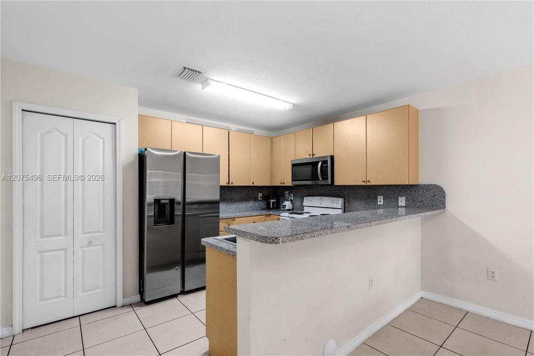 For Sale: $349,000 (3 beds, 2 baths, 1383 Square Feet)