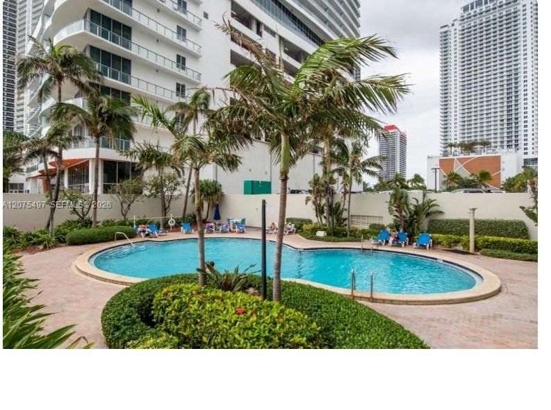 В аренду: $4,500 (2 спален, 2 ванн, 1328 Квадратных фут)