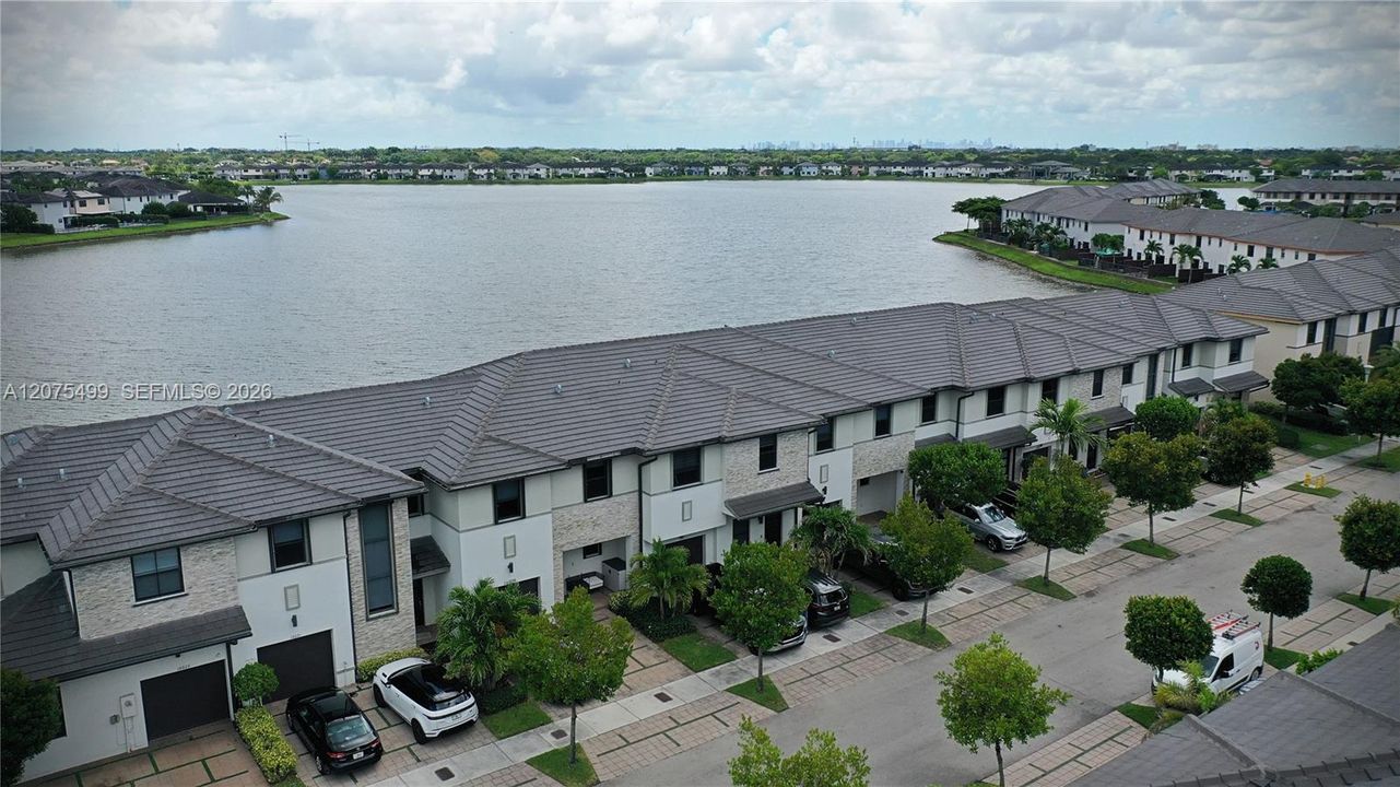 For Sale: $669,000 (4 beds, 3 baths, 1908 Square Feet)