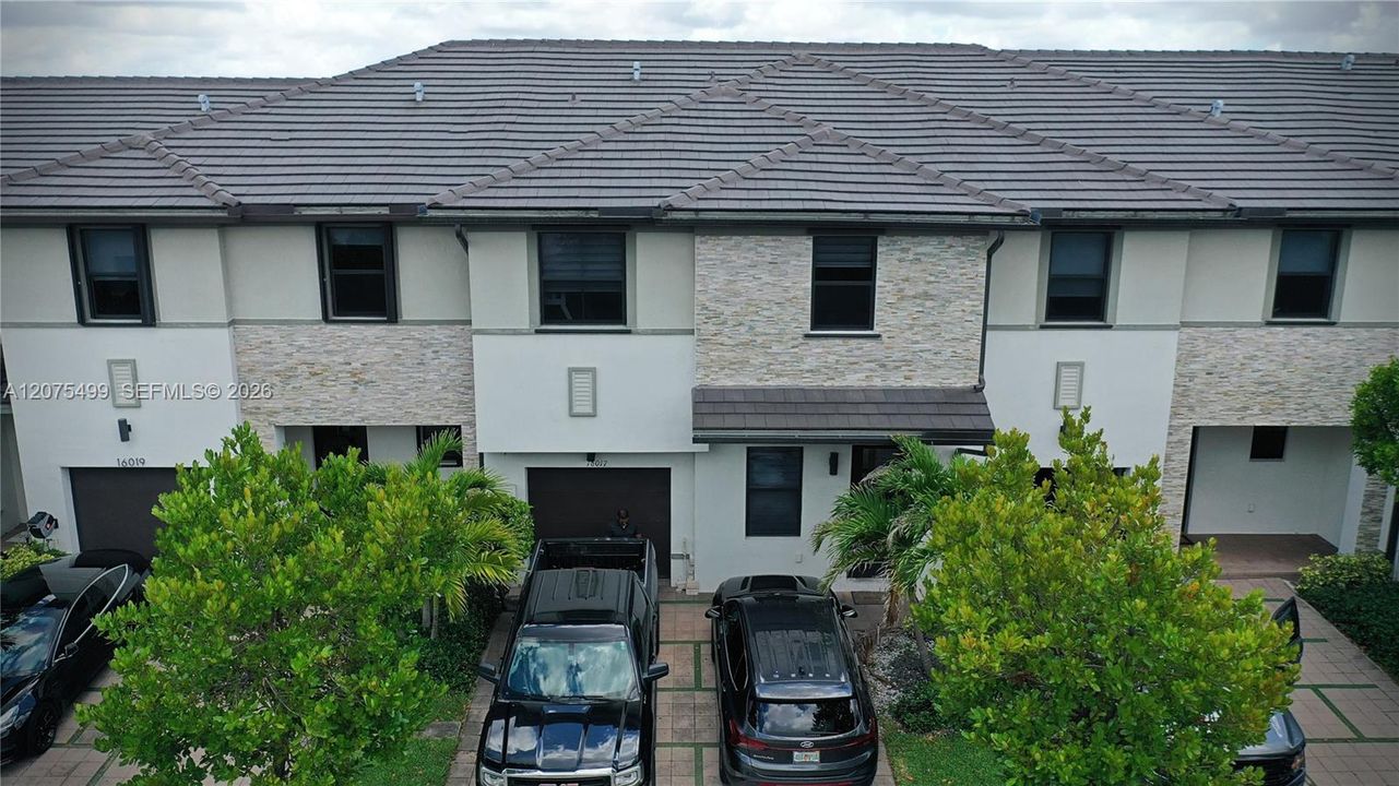 For Sale: $669,000 (4 beds, 3 baths, 1908 Square Feet)