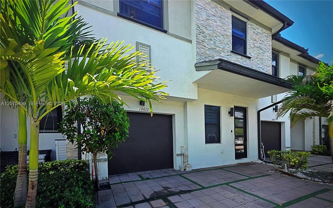 For Sale: $669,000 (4 beds, 3 baths, 1908 Square Feet)