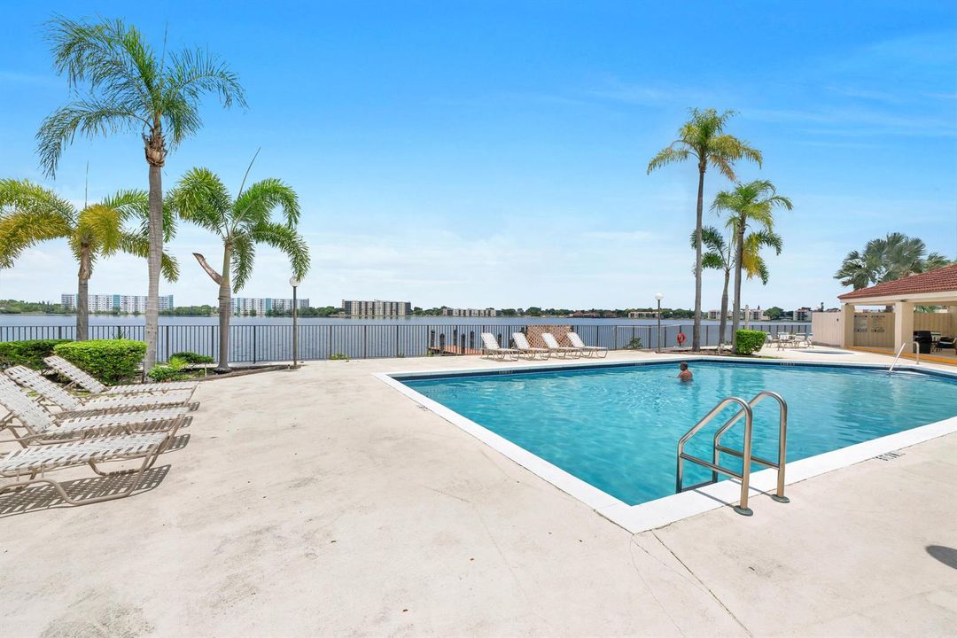 116 Lake Emerald Dr u101-6