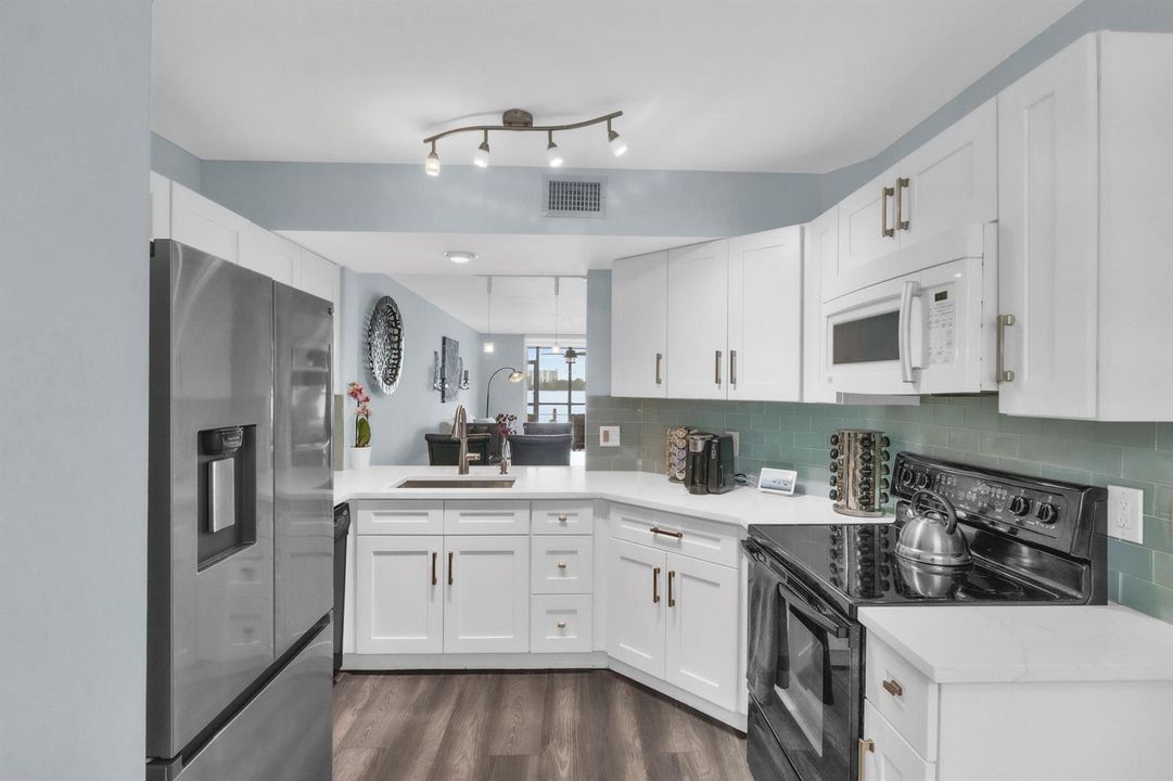 116 Lake Emerald Dr u101-20