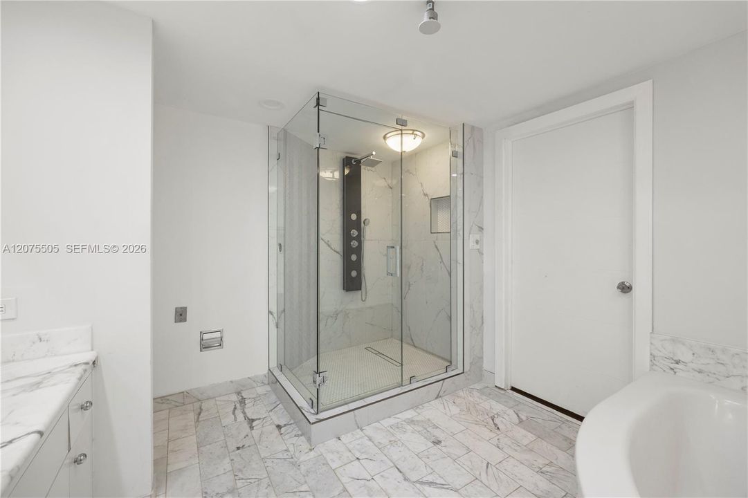 На продажу: $525,000 (2 спален, 2 ванн, 1677 Квадратных фут)