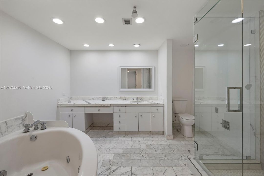 На продажу: $525,000 (2 спален, 2 ванн, 1677 Квадратных фут)