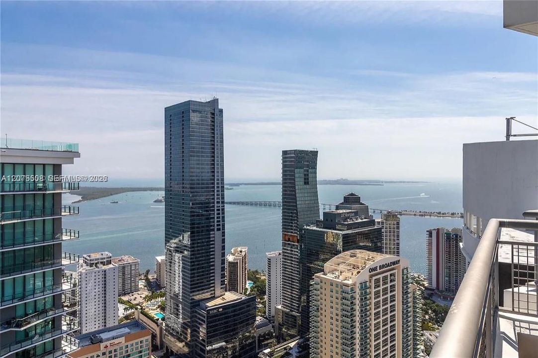 For Sale: $2,000,000 (2 beds, 2 baths, 1945 Square Feet)