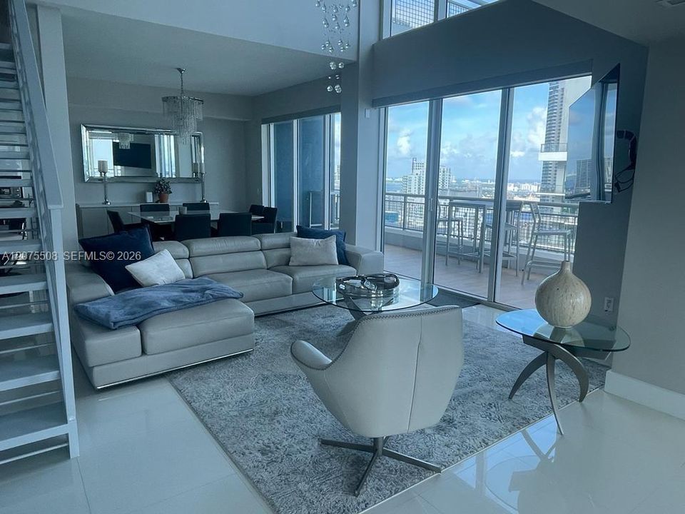 For Sale: $2,000,000 (2 beds, 2 baths, 1945 Square Feet)