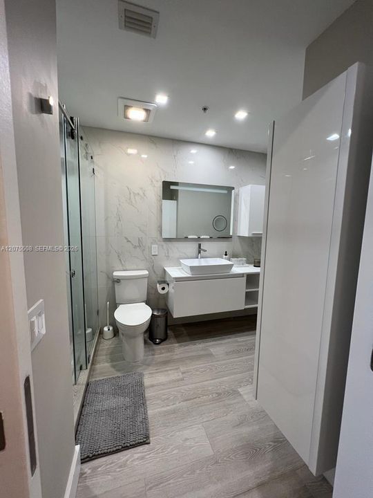 For Sale: $2,000,000 (2 beds, 2 baths, 1945 Square Feet)