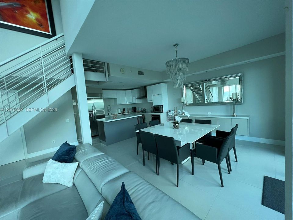 For Sale: $2,000,000 (2 beds, 2 baths, 1945 Square Feet)