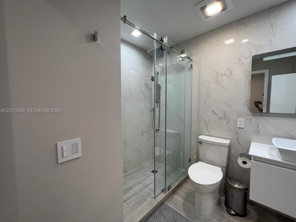 For Sale: $2,000,000 (2 beds, 2 baths, 1945 Square Feet)