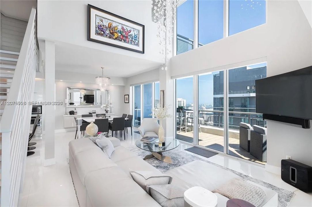 For Sale: $2,000,000 (2 beds, 2 baths, 1945 Square Feet)
