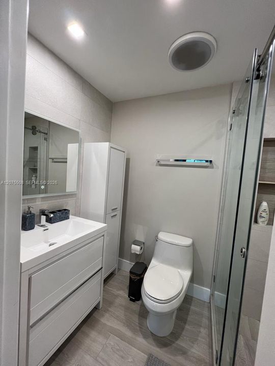 For Sale: $2,000,000 (2 beds, 2 baths, 1945 Square Feet)
