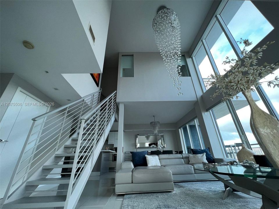 For Sale: $2,000,000 (2 beds, 2 baths, 1945 Square Feet)