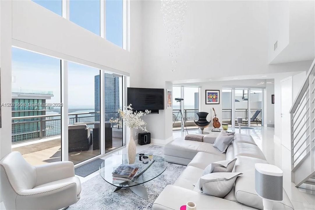 For Sale: $2,000,000 (2 beds, 2 baths, 1945 Square Feet)