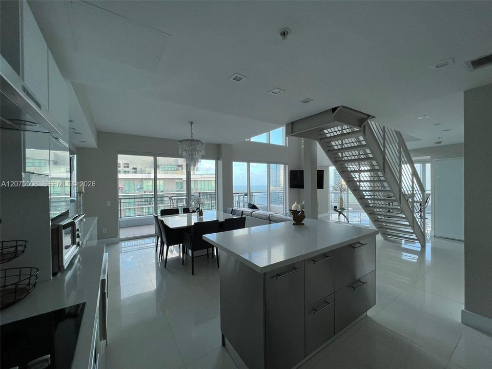 For Sale: $2,000,000 (2 beds, 2 baths, 1945 Square Feet)