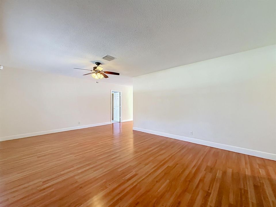 07 Living Room