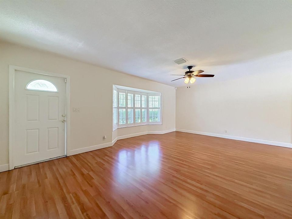 05 Living Room