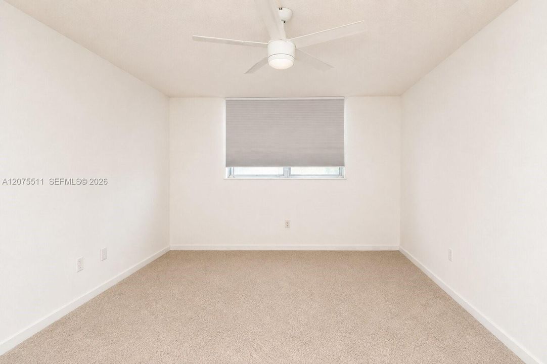For Sale: $108,000 (1 beds, 1 baths, 875 Square Feet)