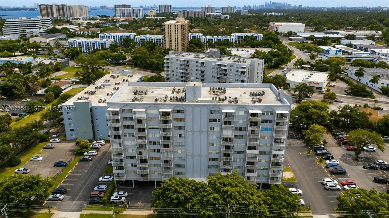 For Sale: $108,000 (1 beds, 1 baths, 875 Square Feet)