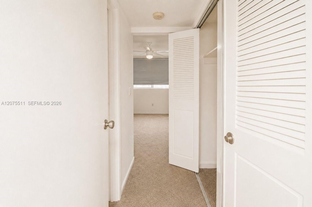 For Sale: $108,000 (1 beds, 1 baths, 875 Square Feet)