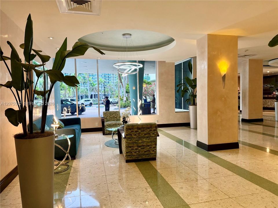For Sale: $605,000 (2 beds, 2 baths, 1173 Square Feet)