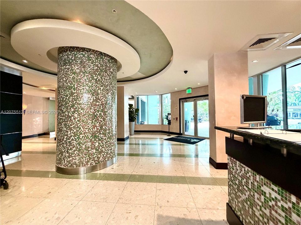 For Sale: $605,000 (2 beds, 2 baths, 1173 Square Feet)