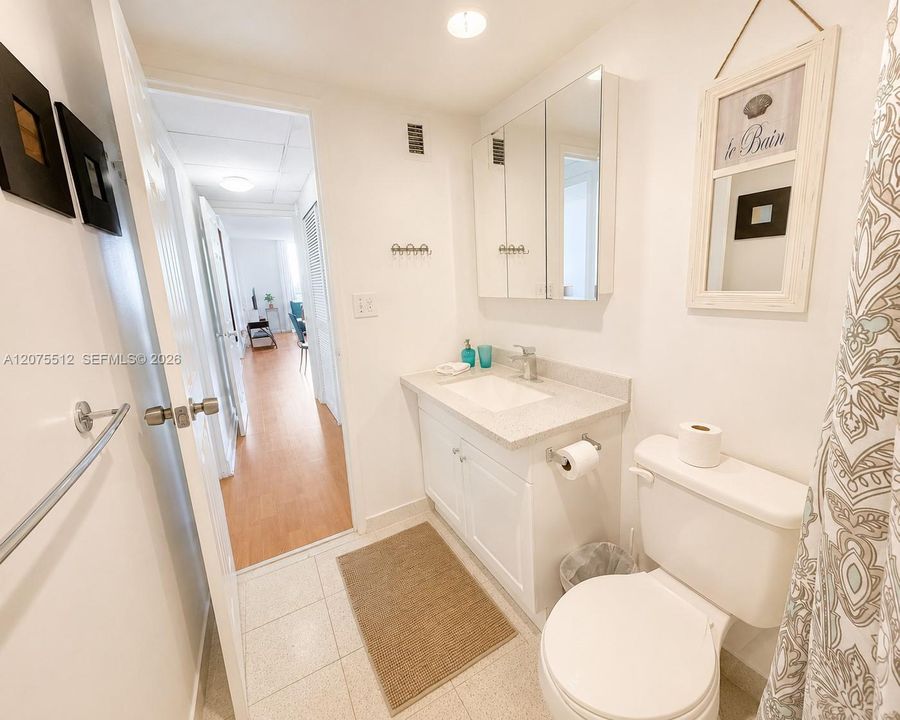 For Sale: $605,000 (2 beds, 2 baths, 1173 Square Feet)