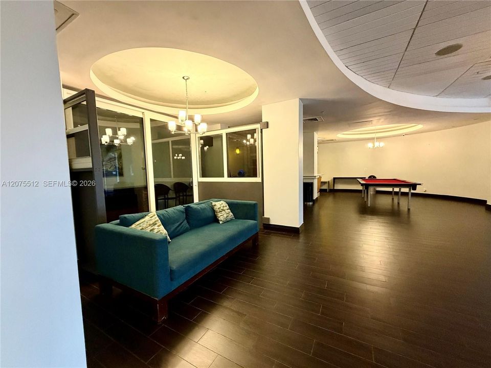 For Sale: $605,000 (2 beds, 2 baths, 1173 Square Feet)