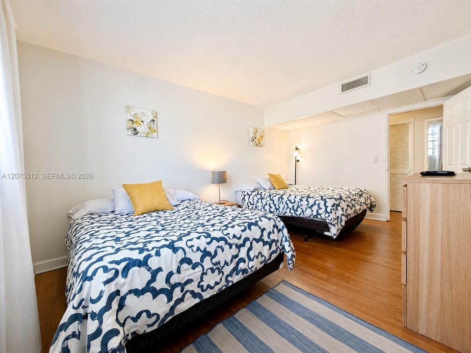 For Sale: $605,000 (2 beds, 2 baths, 1173 Square Feet)