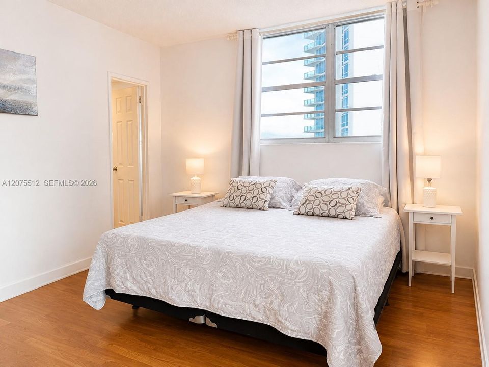 For Sale: $605,000 (2 beds, 2 baths, 1173 Square Feet)