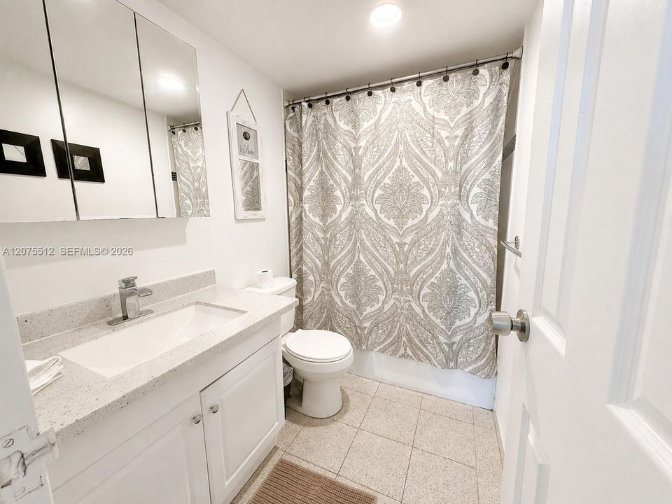 For Sale: $605,000 (2 beds, 2 baths, 1173 Square Feet)