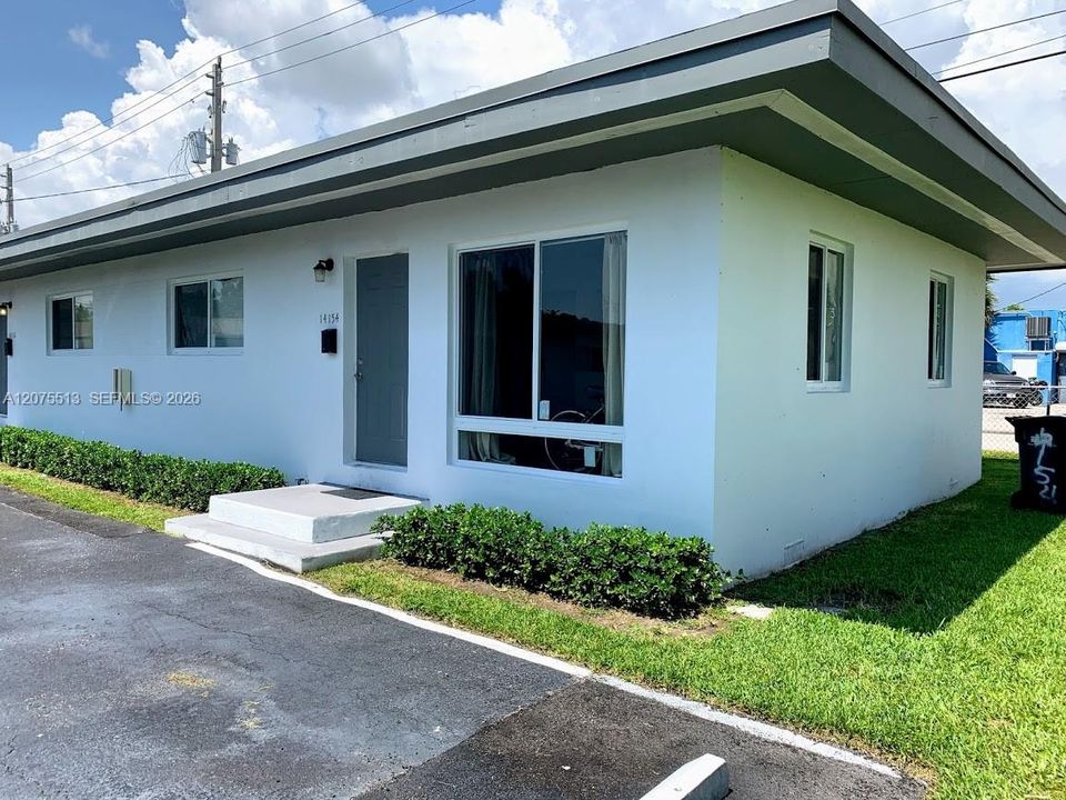 For Rent: $1,895 (2 beds, 1 baths, 720 Square Feet)