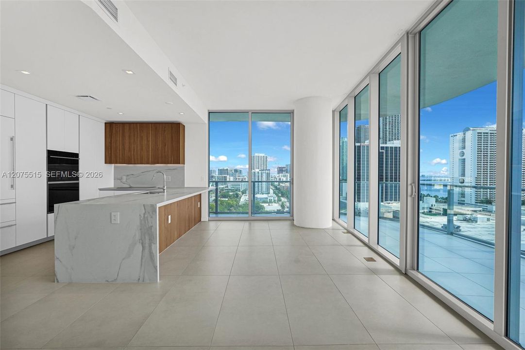 En Venta: $2,295,000 (2 camas, 2 baños, 1362 Pies cuadrados)