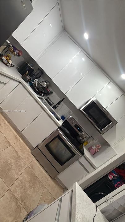 For Rent: $3,400 (5 beds, 3 baths, 1935 Square Feet)