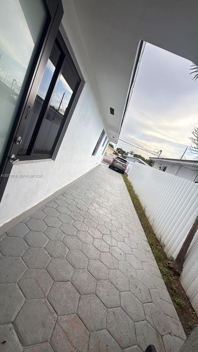 For Rent: $3,400 (5 beds, 3 baths, 1935 Square Feet)