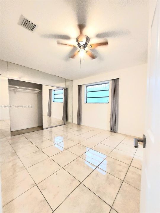 В аренду: $1,900 (1 спален, 1 ванн, 1354 Квадратных фут)