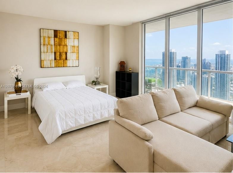For Rent: $2,300 (0 beds, 1 baths, 567 Square Feet)