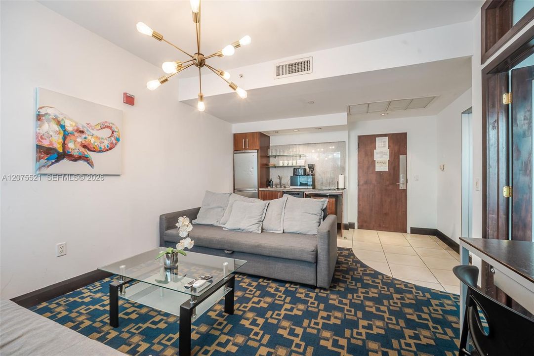 For Sale: $320,000 (1 beds, 1 baths, 488 Square Feet)